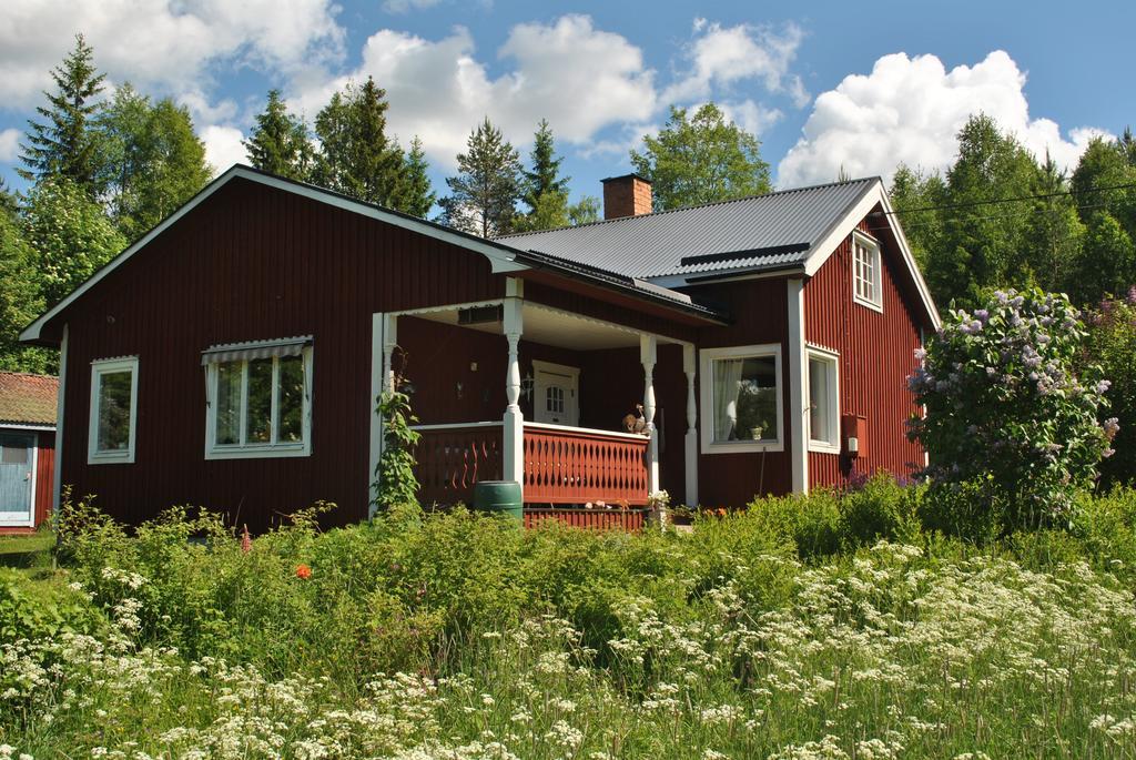 Orsastuguthyrning-Oljonsbyn Villa Bilik gambar